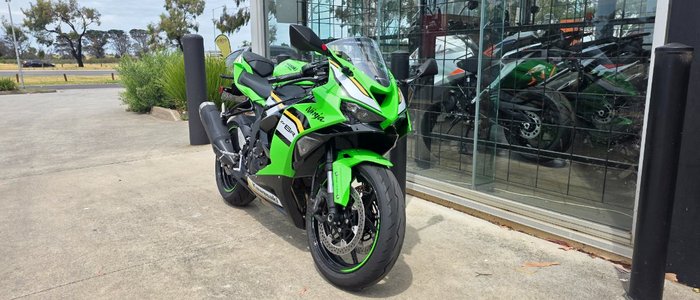 2025 Kawasaki NINJA ZX-6R (636) KRT GREEN
