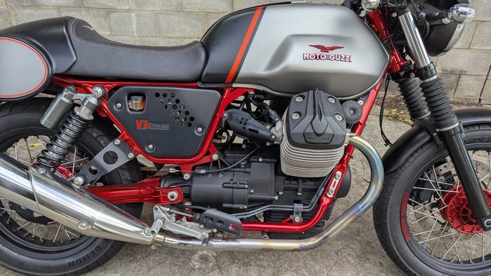2016 MOTO GUZZI V7 RACER