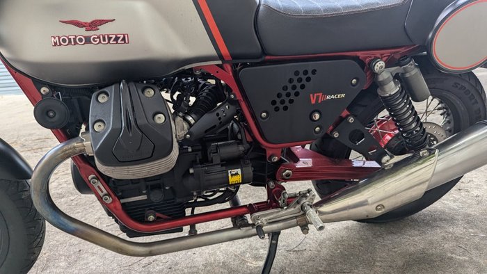 2016 MOTO GUZZI V7 RACER