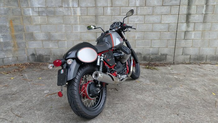 2016 MOTO GUZZI V7 RACER