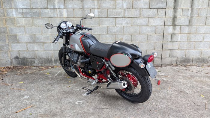 2016 MOTO GUZZI V7 RACER