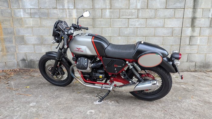 2016 MOTO GUZZI V7 RACER
