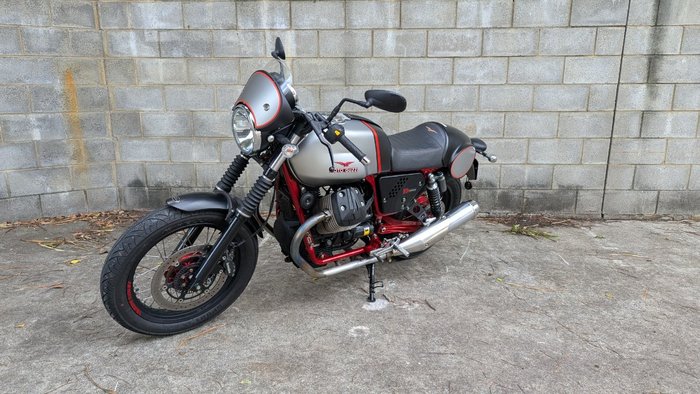 2016 MOTO GUZZI V7 RACER