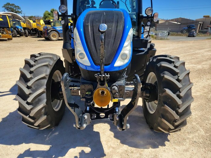 2023 New Holland T5.120