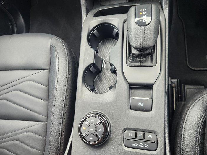 2025 Ford Everest Black Edition