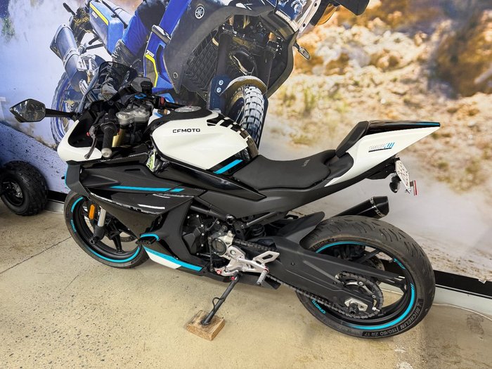 2023 CFMOTO 450 SR ABS WHITE