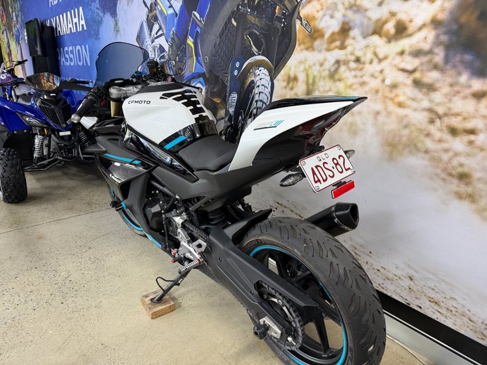 2023 CFMOTO 450 SR ABS WHITE