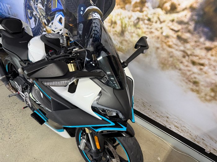 2023 CFMOTO 450 SR ABS WHITE