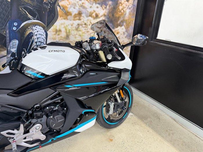 2023 CFMOTO 450 SR ABS WHITE