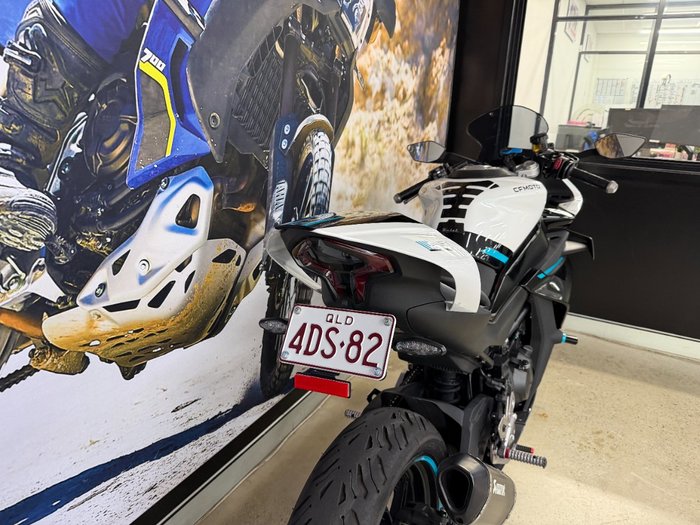 2023 CFMOTO 450 SR ABS WHITE