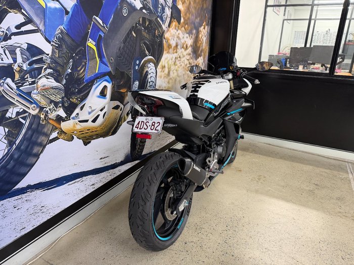 2023 CFMOTO 450 SR ABS WHITE