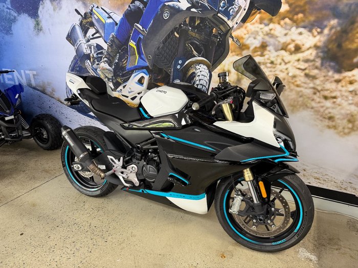 2023 CFMOTO 450 SR ABS WHITE