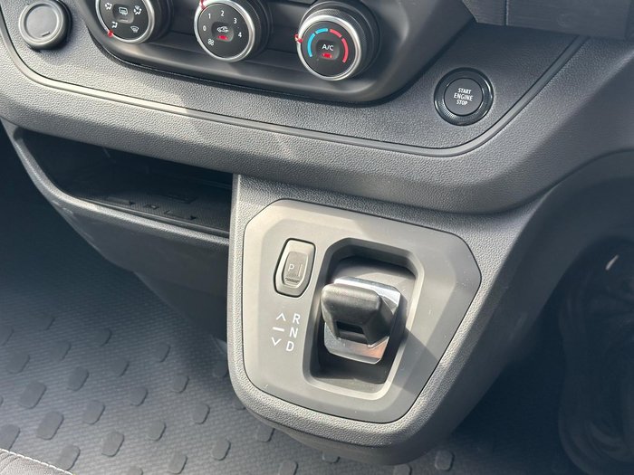 2025 Renault Trafic Premium
