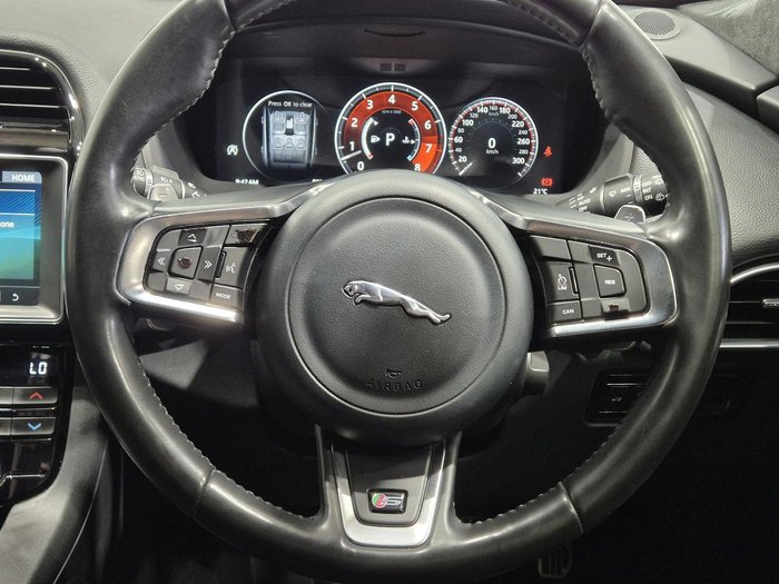 2019 Jaguar F-PACE 35t S