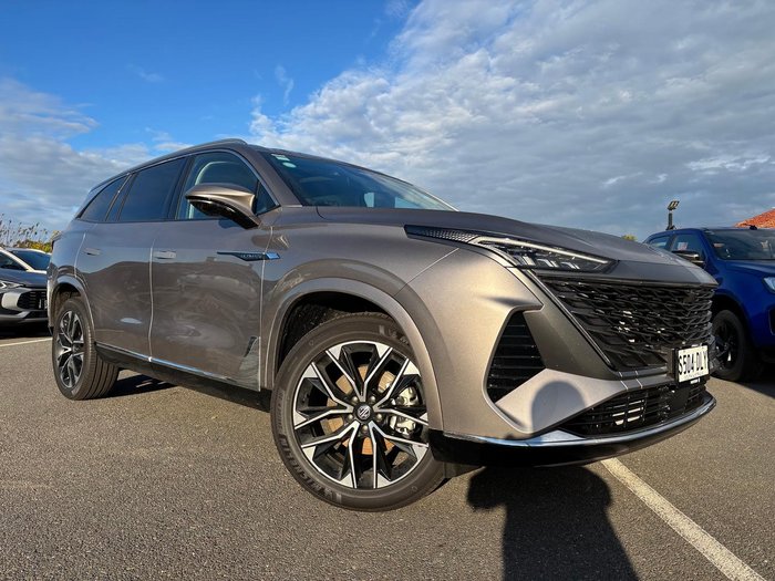 2025 MG QS Excite IS31 MY25 Cashmere Silver