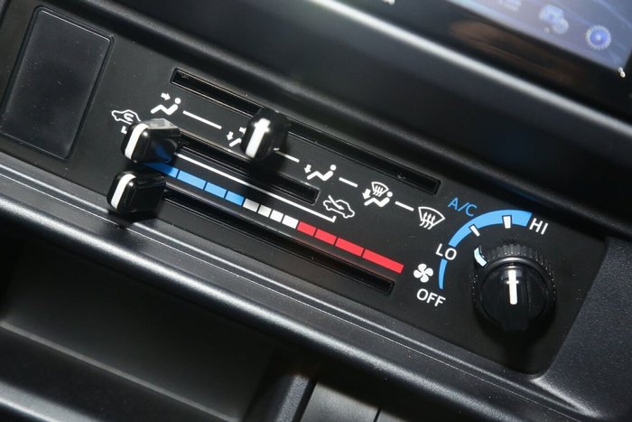 2025 Toyota Landcruiser GXL