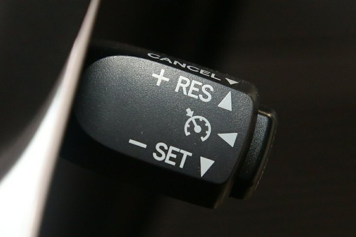 2025 Toyota Landcruiser GXL