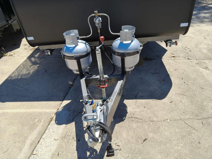 2025 New Age Caravans Manta Ray 15' Escape Mr15e