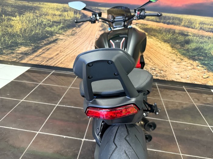 2021 Ducati DIAVEL 1260 S RED BLACK