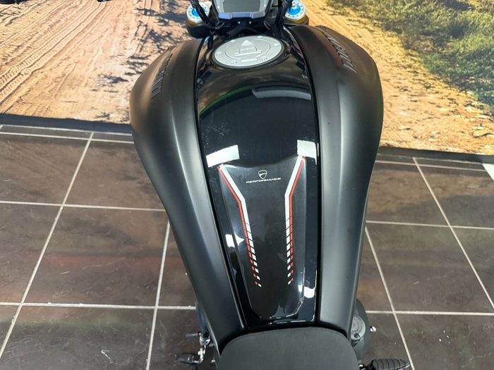 2021 Ducati DIAVEL 1260 S RED BLACK