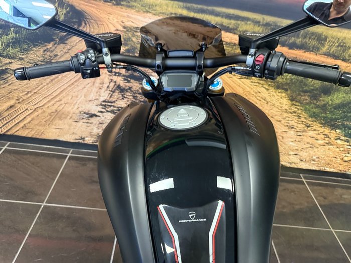 2021 Ducati DIAVEL 1260 S RED BLACK