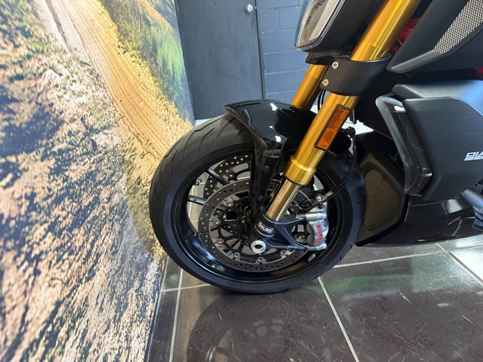 2021 Ducati DIAVEL 1260 S RED BLACK
