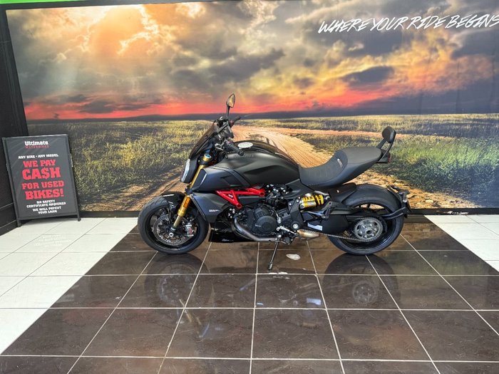 2021 Ducati DIAVEL 1260 S RED BLACK