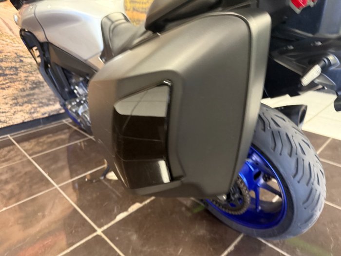 2022 Yamaha TRACER 9 GT (MT-09TRASP) SILVER