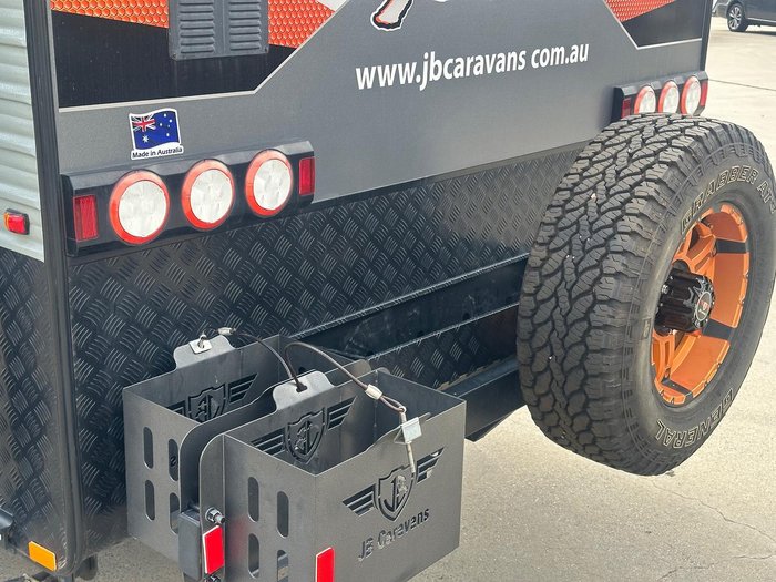 2022 JB Caravans 19'6 Dirt Road Xtreme Rear Door