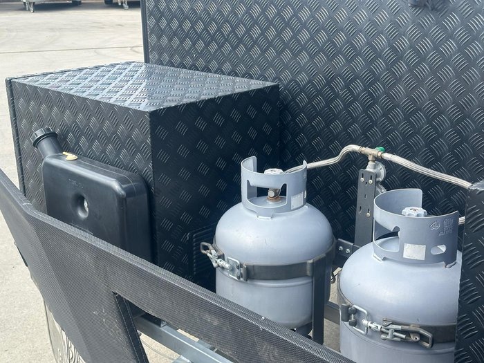 2022 JB Caravans 19'6 Dirt Road Xtreme Rear Door