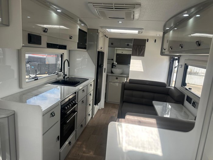 2022 JB Caravans 19'6 Dirt Road Xtreme Rear Door