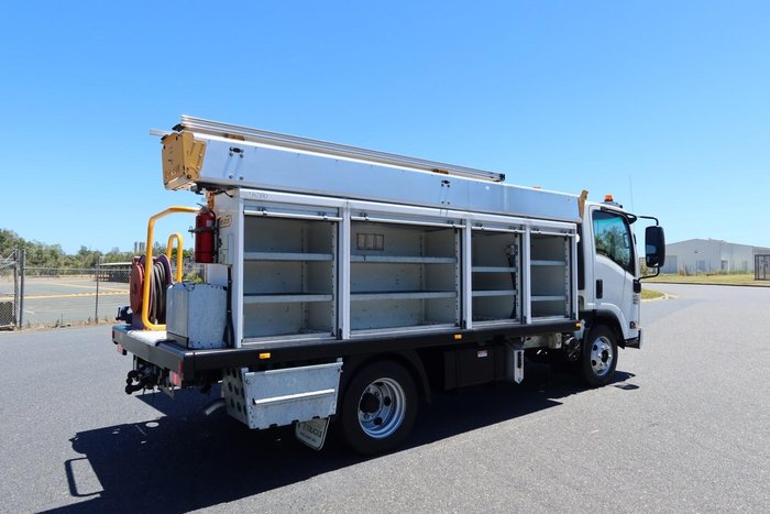 2013 Isuzu N Series NPR 400