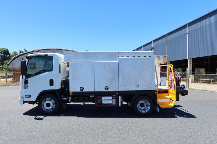 2013 Isuzu N Series NPR 400