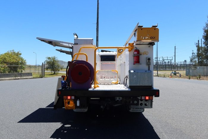 2013 Isuzu N Series NPR 400
