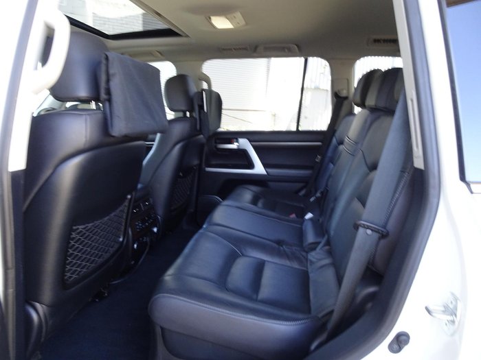 2016 Toyota Landcruiser Sahara VDJ200R 4X4 Dual Range Glacier White