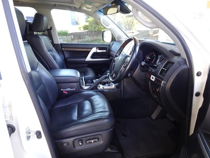 2016 Toyota Landcruiser Sahara VDJ200R 4X4 Dual Range Glacier White
