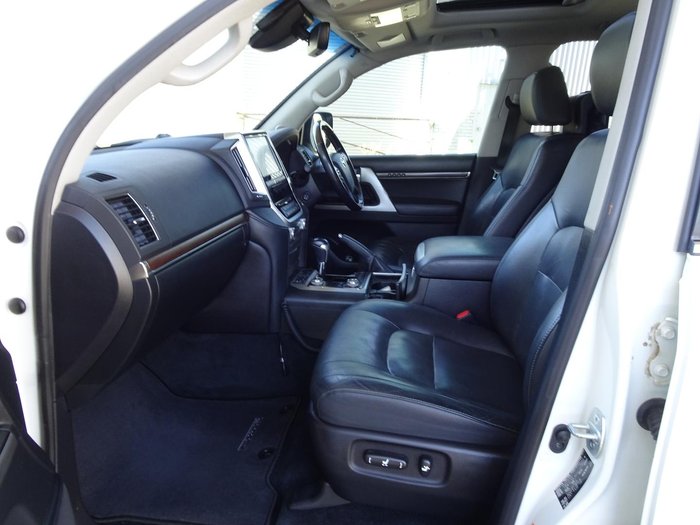 2016 Toyota Landcruiser Sahara VDJ200R 4X4 Dual Range Glacier White