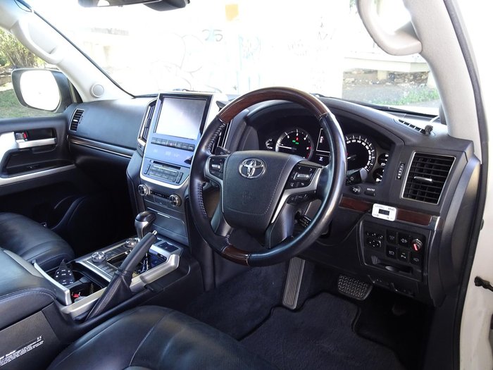 2016 Toyota Landcruiser Sahara VDJ200R 4X4 Dual Range Glacier White