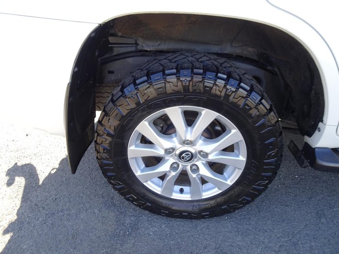 2016 Toyota Landcruiser Sahara VDJ200R 4X4 Dual Range Glacier White