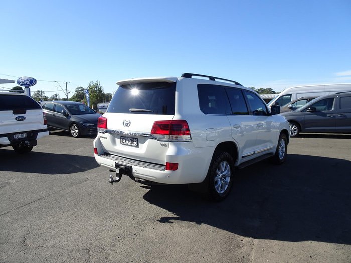 2016 Toyota Landcruiser Sahara VDJ200R 4X4 Dual Range Glacier White