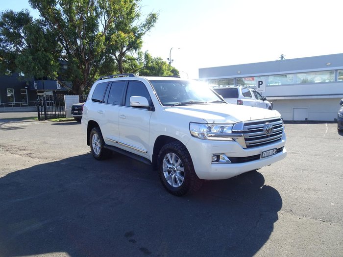 2016 Toyota Landcruiser Sahara VDJ200R 4X4 Dual Range Glacier White