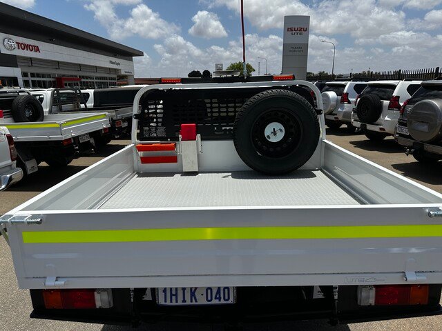 2021 Toyota Hilux HILUX 4x4 2.8L DSL D/C/C 6AT SR 2L71010 001 Glacier White