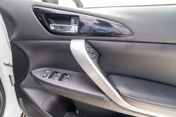 2022 Mitsubishi Eclipse Cross PHEV Exceed