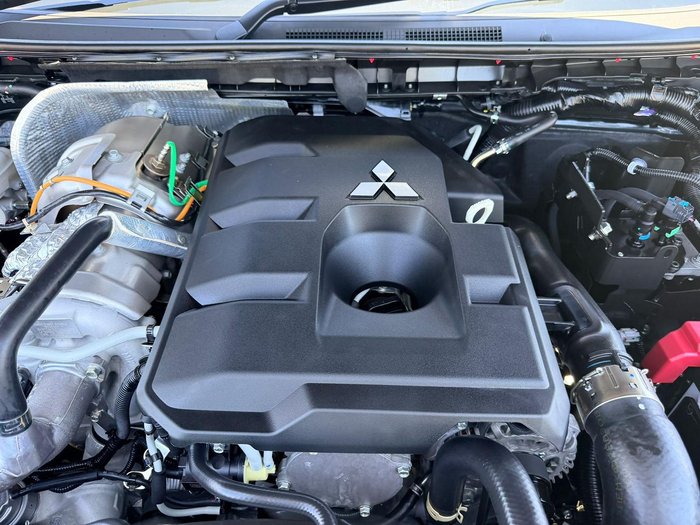 2025 Mitsubishi Triton GLX-R