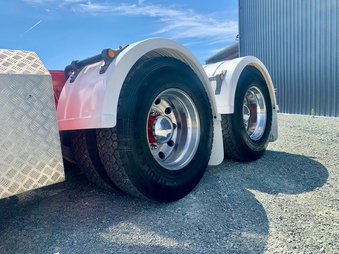 2017 Kenworth K200 Big Cab 130T Gcm (Recent Engine Rebuild) with PTO & Hydraulics White