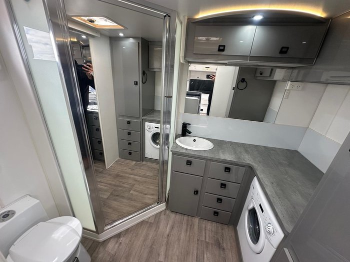 2019 JB Caravans 22' Scorpion Sting Large Ensuite