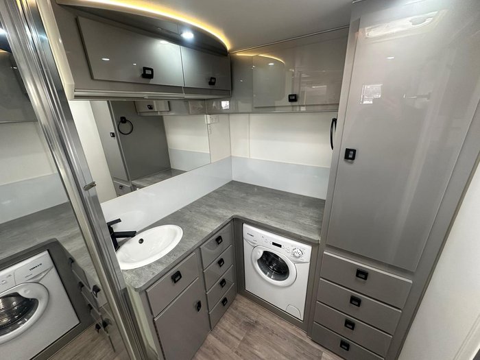 2019 JB Caravans 22' Scorpion Sting Large Ensuite