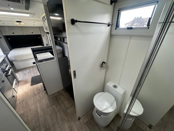 2019 JB Caravans 22' Scorpion Sting Large Ensuite