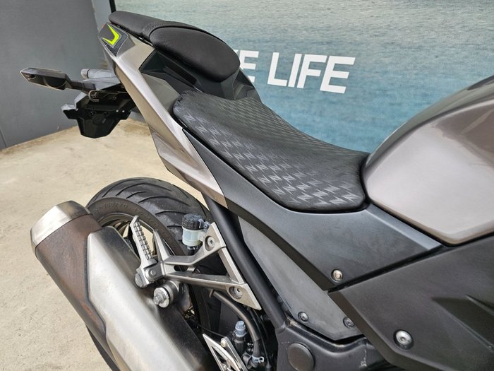 2017 Kawasaki Z300 GREY