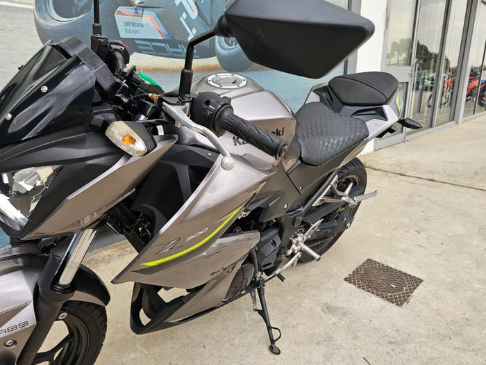 2017 Kawasaki Z300 GREY